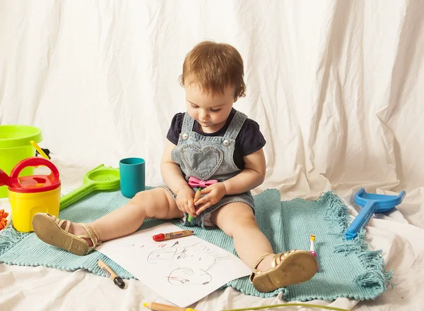 Un año niña en el estudio . —  Fotos de Stock