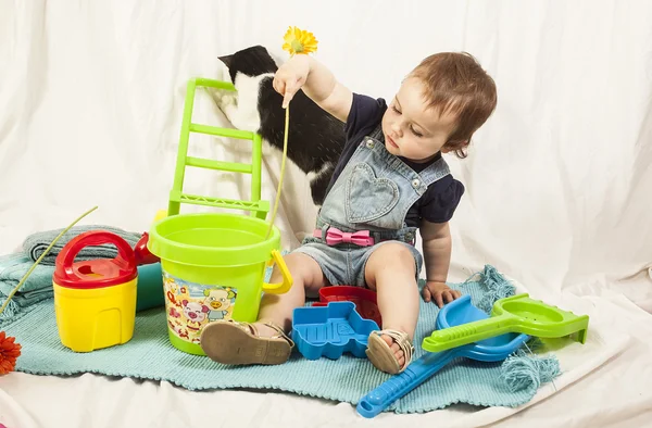 Ettårig flicka i studio. — Stockfoto