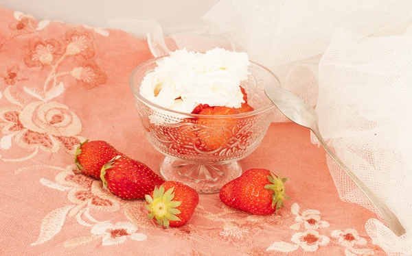 Dessert con fragole — Foto Stock