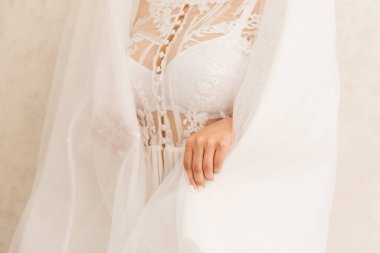 Gelinin elleri, güzel düğün detayları.