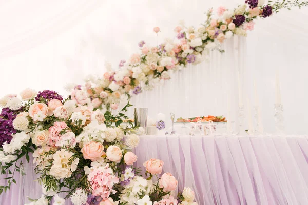 Cena Nozze Lusso Una Grande Bella Tenda Bellissimo Arredamento Matrimonio — Foto Stock