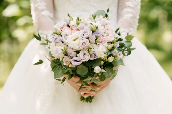 Bouquet Sposa Colori Pastello Nelle Mani Della Sposa Rose Eustoma — Foto Stock