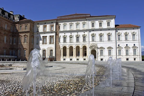 水泡音ヴェナリア王宮 (トリノ - イタリア) — ストック写真