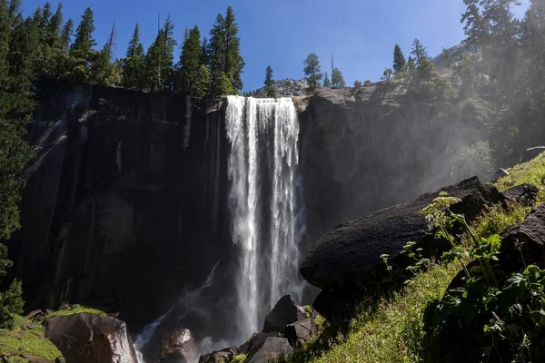 Vattenfall Vernal Fall Yosemite Valley Yosemite National Park Usa Nordamerika — Stockfoto