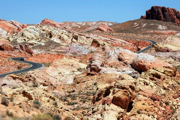 Coloured sandstone formations and Mouse\'s Tank Road, Valley of Fire State Park, Nevada, USA, North America