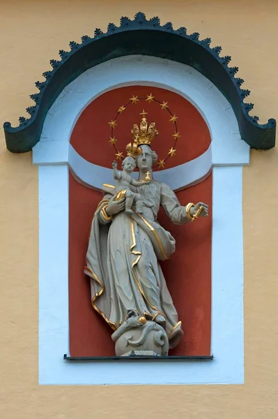 Scultura Santa Maria Immacolata Con Gesù Bambino Chiesa Parrocchiale San — Foto Stock