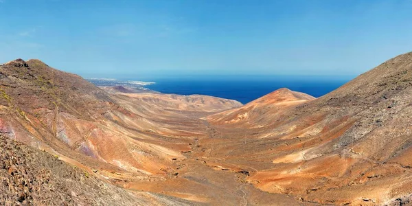 Barranco Huguera Med Utsikt Över Playa Quemada Fems Lanzarote Kanarieöarna — Stockfoto