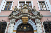 Barockes Eingangsportal, ehemalige Börse, 1706, Skulpturen der Gerechtigkeit und der Göttin der Weisheit, heute Hotel, Untermarkt, Grlitz, Oberlausitz, Sachsen, Deutschland, Europa 