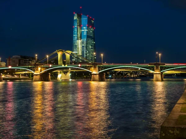 Вид Реку Майн Новый Ецб Европейский Центральный Банк Ночью Франкфурт — стоковое фото