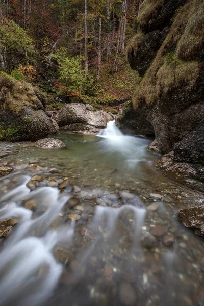 OstertaltobelのOstertalbach 小さな滝 Gunzesred Sge Allgu バイエルン ドイツ ヨーロッパ — ストック写真