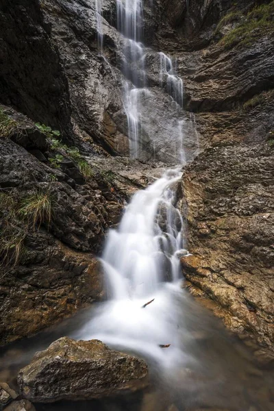 Водопад Феерфалл Бад Мбаппе Вблизи Бад Хинделанга Аллен Бавария Германия — стоковое фото