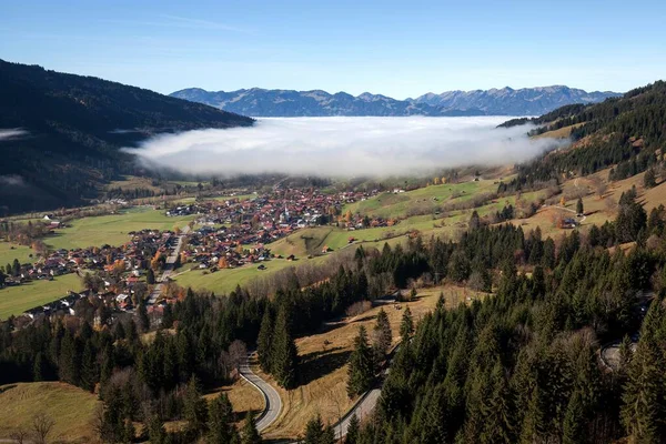 Vista Sulla Valle Ostrach Bad Hindelang Nella Nebbia Allgu Baviera — Foto Stock