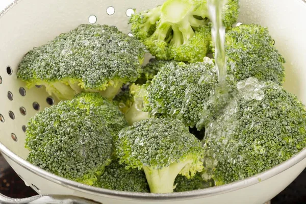 Broccoli Lavati Colabrodo — Foto Stock