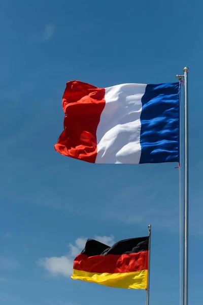 Bandera Alemana Francesa Que Sopla Viento — Foto de Stock