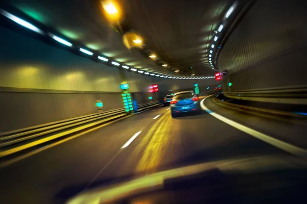 Samochody Przejeżdżające Przez Tunel Luise Kiesselbach Monachium Bawarię Niemcy Europę — Zdjęcie stockowe