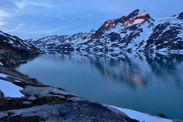 Восход Солнца Фьорде Саммилек Острове Ахассалик Калаллит Нунаат Восточной Гренландии — стоковое фото