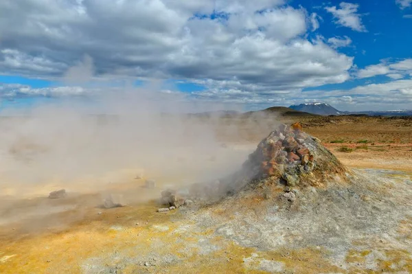 Steaming Fumarole Solfatare Hverarnd Namafjall Περιφέρεια Myvatn Ισλανδία Ευρώπη — Φωτογραφία Αρχείου