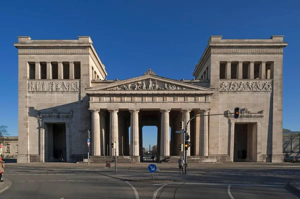 Propylaea Nyugati Oldal Domborművek Leo Von Klenze Építész Knigsplatz München — Stock Fotó