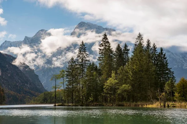 Almsee Jesienią Chmurami Totes Gebirge Almtal Górna Austria Austria Europa — Zdjęcie stockowe