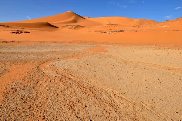 Písečné Duny Claypan Jižního Oued Tehak Tadrart Region Tassili Ajjer — Stock fotografie