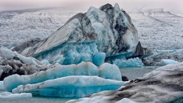 Galleggianti Iceberg Blu Nella Laguna Del Ghiacciaio Jkulsrln Dietro Ghiacciaio — Foto Stock