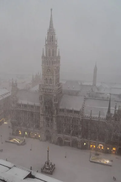 Marienplatz Tempesta Neve Con Colonna Mariana Nuovo Municipio Monaco Baviera — Foto Stock