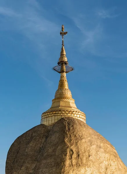 Пагода Кяйктиё Пагода Золотая Скала Горе Кяотийо Бирма Мьянма Азия — стоковое фото