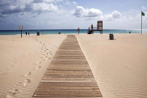 Прогулка Песчаным Дюнам Морю Спасательной Станцией Песчаным Пляжем Плайя Бахо — стоковое фото