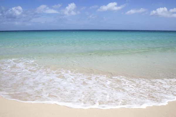 Песчаный Пляж Серфинг Бирюзовое Море Облаками Playa Bajo Negro Природный — стоковое фото