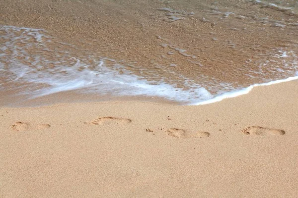 Ślady Ślady Stóp Piasku Plaży Piaszczysta Plaża — Zdjęcie stockowe