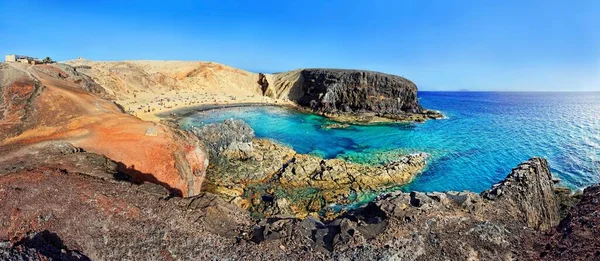 Písečná Pláž Skalnaté Pobřeží Tyrkysovými Vodami Playa Del Papagayo Punta — Stock fotografie