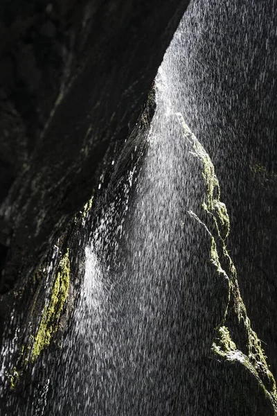 Cascada Gotas Agua Retroiluminadas Garganta Partnach Distrito Garmisch Partenkirchen Alta — Foto de Stock