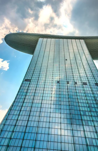 未来派マリーナベイサンズホテルByアーキテクトMoshe Safdie Marina Bay Downtown Core Singapore Asia — ストック写真