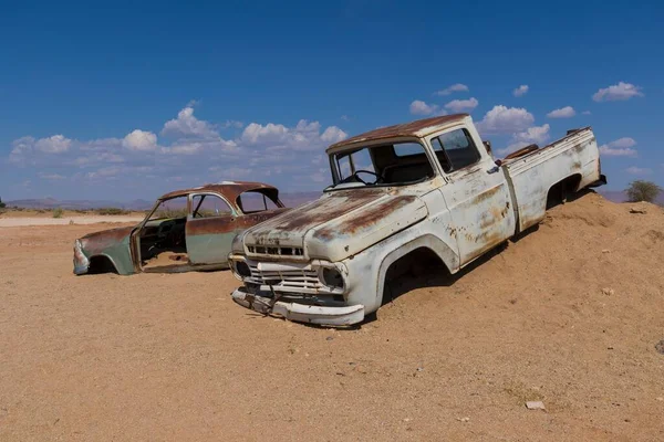 Choque Coches Viejos Arena Coche Época Camioneta Ford Solitario Namibia — Foto de Stock