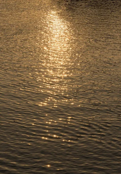 日没を反映した水 南王川 ノンKhiaw ルアンパバーン県 ラオス アジア — ストック写真