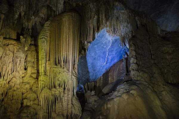 Megvilágított Barlang Lépések Stalactites Thien Cave Paradise Cave Paradise Cave — Stock Fotó