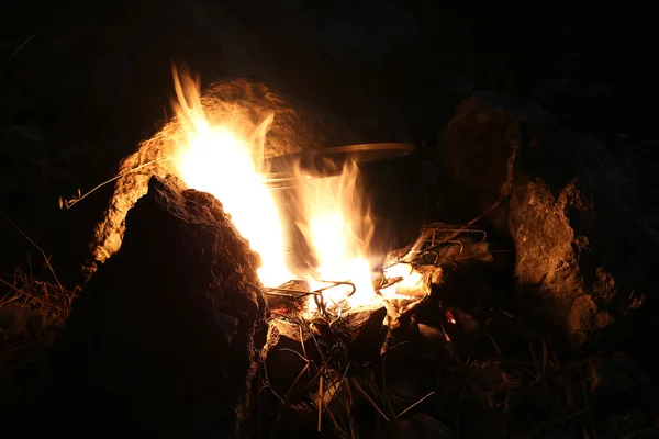 Kochen auf dem Feuer — Stockfoto