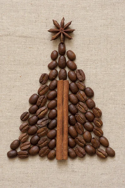 Noel ağacı kahve ve tarçın — Stok fotoğraf