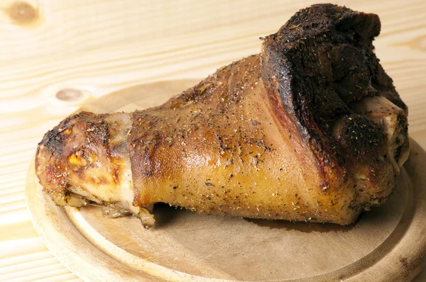 Stekt svinekjøtt (rulka, veprove koleno ) – stockfoto