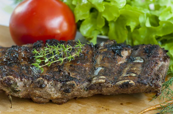 Baharatlı kaburga ızgara