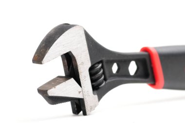 Tesisatçılar ve gaz tesisatçıları için ayarlanabilir İngiliz anahtarı.