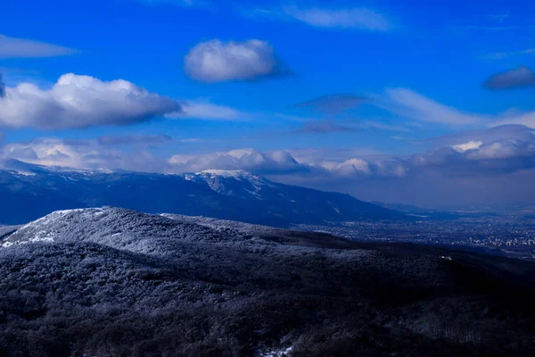 保加利亚Lozen山的冬季景观 — 图库照片