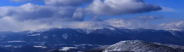 ブルガリア ローゼン山の冬景色 — ストック写真