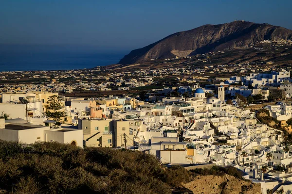 산토리니 Santorini 공식적으로는 Thira 그리스의 Thera 그리스 본토에서 남동쪽으로 200Km — 스톡 사진