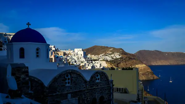 산토리니 Santorini 공식적으로는 Thira 그리스의 Thera 그리스 본토에서 남동쪽으로 200Km — 스톡 사진