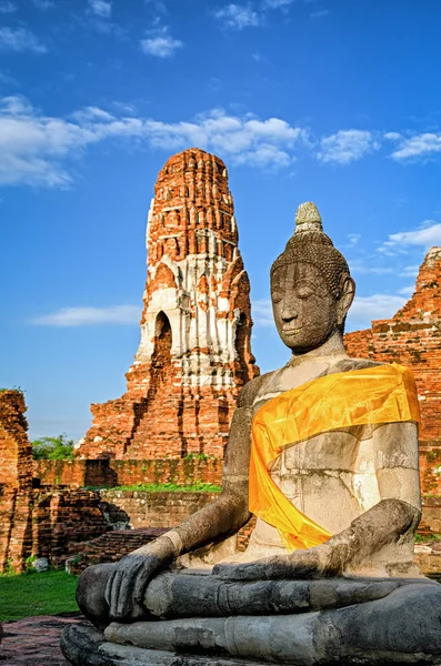 Ayutthaya (Tayland), eski bir tapınak kalıntıları Buda heykeli — Stok fotoğraf