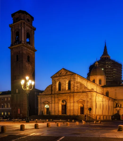 Katedra Duomo di Torino (Katedra w Turynie) godzinie niebieski — Zdjęcie stockowe