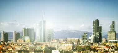 Milan (Milano) manzarası ile yeni gökdelenler