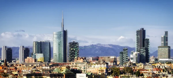 Milan (Mediolan) panoramę z nowych drapaczy chmur — Zdjęcie stockowe