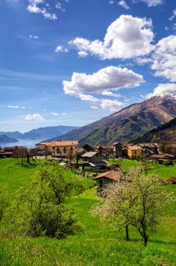Peglio (Lago di Como) panorama Chiesa di S. Eusebio e Vittore ile